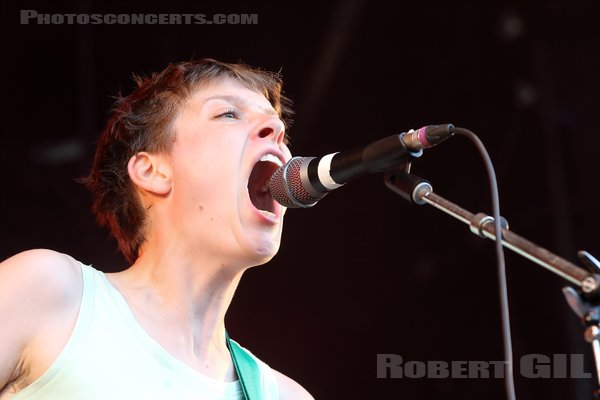 PORRIDGE RADIO - 2022-08-19 - SAINT MALO - Fort de St Pere - Scene des Remparts - 